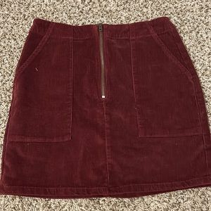 Women’s size 4 wild fable maroon red corduroy mini right zip up skirt